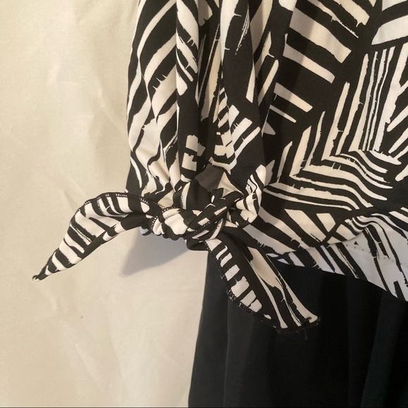 Azul Abstract One Piece 20W - Picture 3 of 7